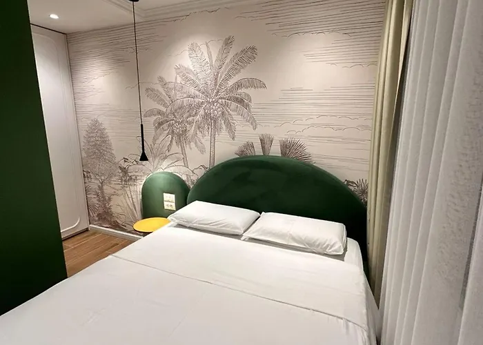 The Golden Luxury Downtown