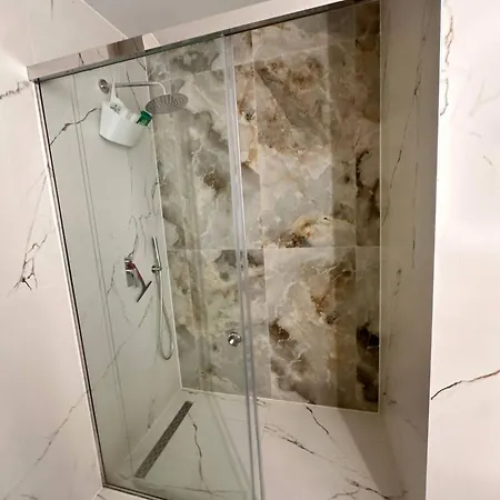 The Golden Luxury Downtown *