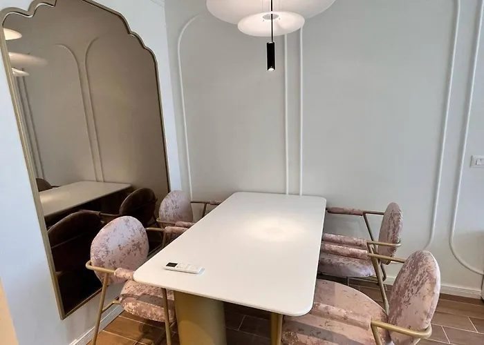 The Golden Luxury Downtown Apartment Tirana